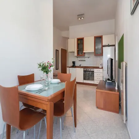 Apartament One-bedroom In Zadar